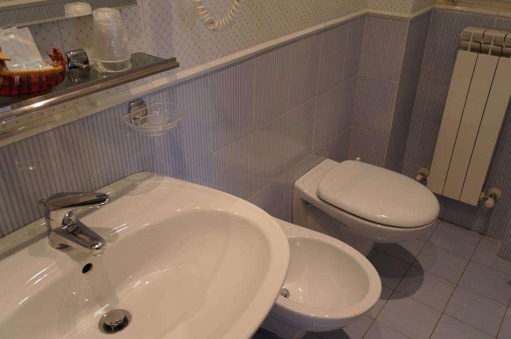 Hotel Armando' S Sulmona Szoba fotó